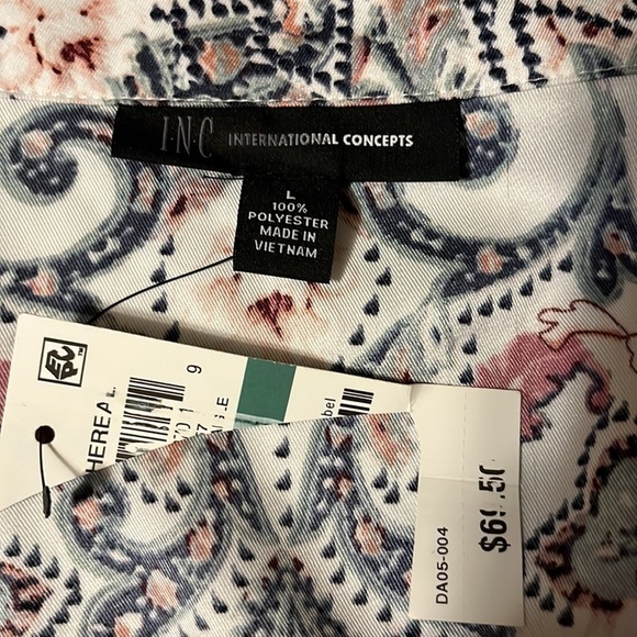 Inc faux wrap blouse. Blue paisley and floral , sz large - Picture 7 of 12